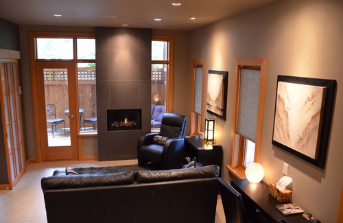 Roberts Creek House | Shades of Jade Inn and Spa