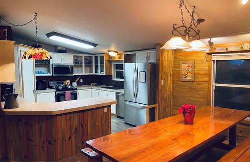 Fredericksburg Cabin | Shady House with River Access & Donkeys!