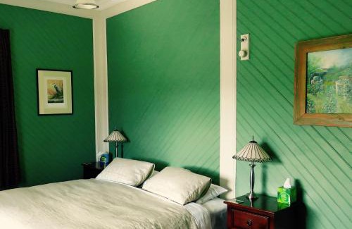 Takaka Bed & Breakfast | Shady Rest Bed & Breakfast