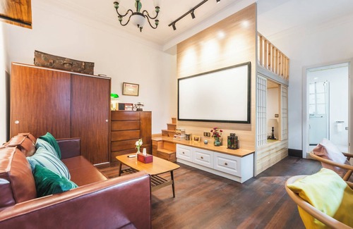 Huaihai Road Commercial Area Apartment | Shanghai Hills & Gefii Kumomon Family