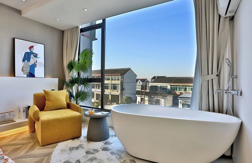 Downtown Shanghai Bed & Breakfast | Shanghai Yinxubai Designer Homestay