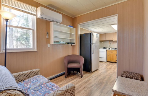 Ellenville Cabin | Shared Fire Pit & Kayaks: Catskills Lake Retreat!