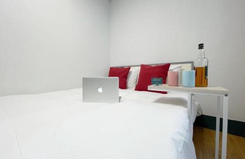 Central District Hotel | Sharon Inn