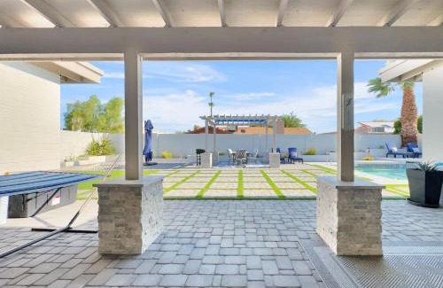 North Mountain House | Sharon Phoenix