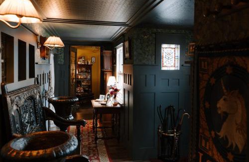 Belfast House | Sheddington Manor - 2 Bedroom Guest House & Cinema