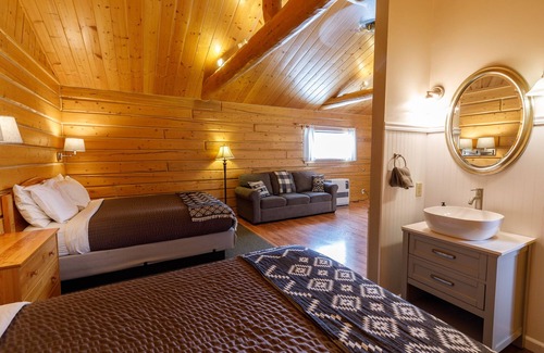 Glacier View Cabin | Sheep Mountain Lodge