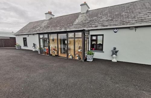 Ballyheigue House | Sheila's Cottage Ballyheigue