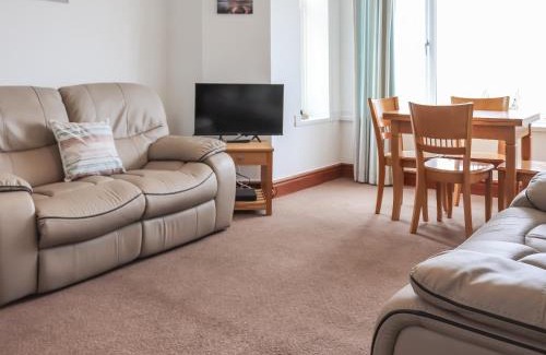 Dinas Dinlle Apartment | Shells - Ukc6953