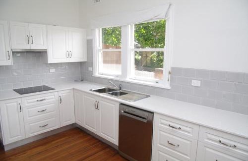 Crescent Head House | Shellseekers, 4 Hodgson Street