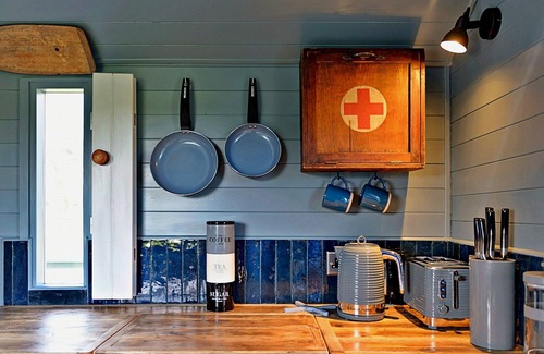 Rhyd-y-clafdy Ski Chalet | Shepherd's Hut on Llŷn Peninsula by Private Lake