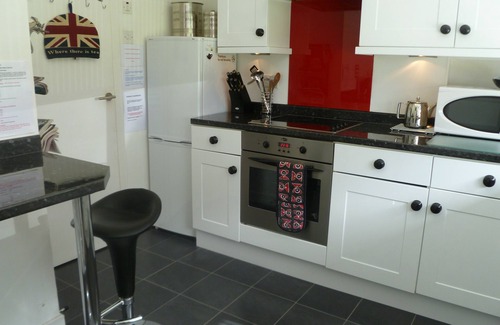 Pollokshields Apartment | Sherbrooke 2-Bedroom Apartment n4 Star - Parking - Free WiFi - Quiet Location