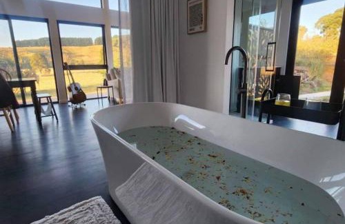 Lilydale House | Shibui Lilydale Luxury Romance