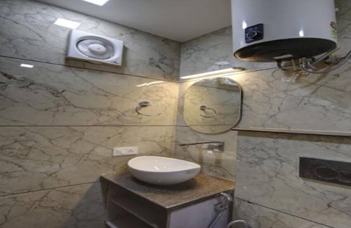 Rohini Hotel | Shine Inn Couple fridenlly Best