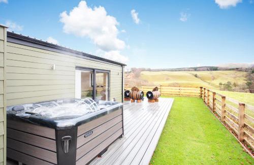 Eddleston House | Shiphorns luxury cabin with a hot tub