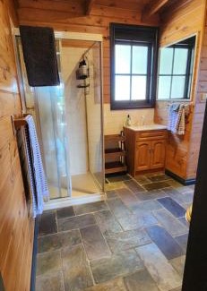Hoddles Creek Ski Chalet | Shiprock Farm Cottage