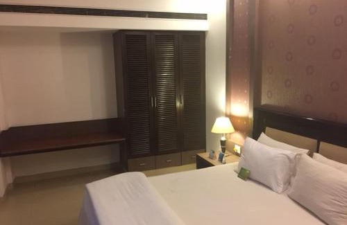 Shahjahanpur Resort | Shiva Oasis Resort