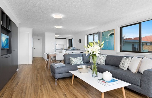 Hastings Point Apartment | SHORELINE 6 WITH OCEAN VIEWS TO SEE THE WHALES