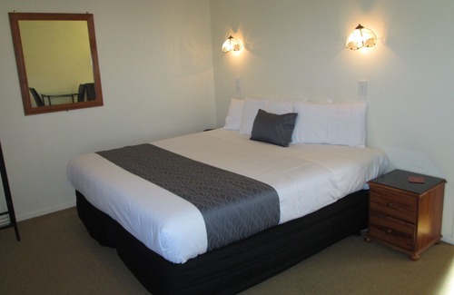 Thames Hotel | Shortland Court Motel