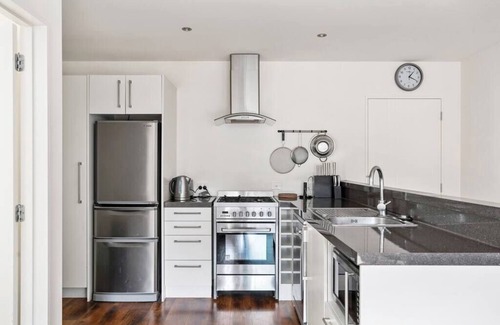 Arthur's Point House | Shotover River 2 Bedrooms Luxury