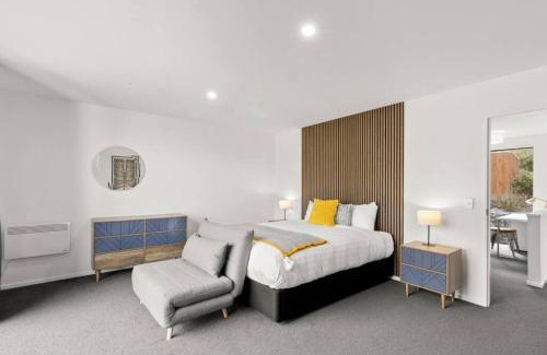 Arthur's Point House | Shotover View - family friendly close to Coronet