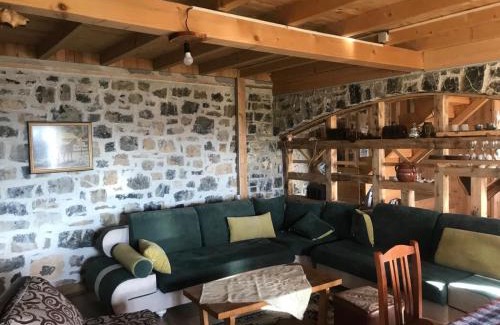 Kala e Dodes Ski Chalet | Shpia e Las Vol