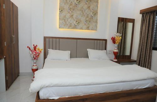 Ellora Hotel | Shri Balaji Resort