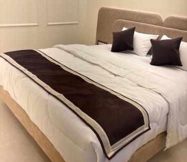 Barsana Hotel | Shri Radha Krishnam