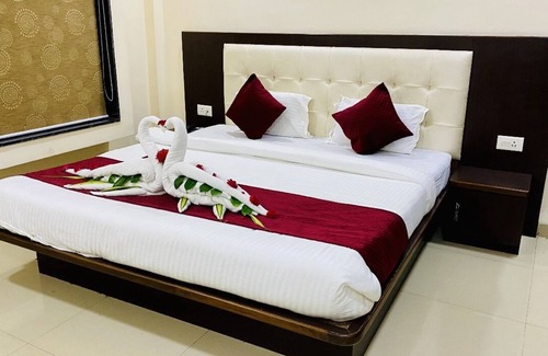 Rau Hotel | SHRI RAM KRISHNA BAGH HOTEL