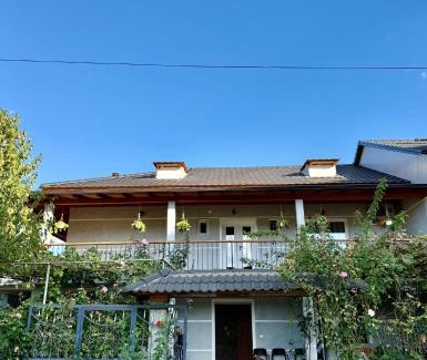 Permet House | Shtëpia Me Lule
