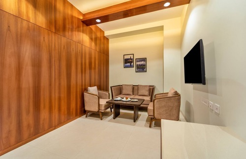 Orai Hotel | Shyama Sarovar Portico