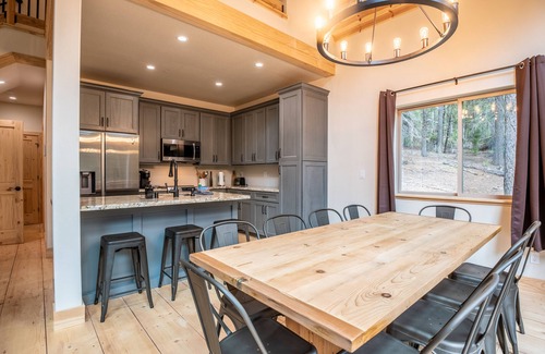 Dorrington Cabin | Sierra Luxury Chalet - Pool Access & A/C!