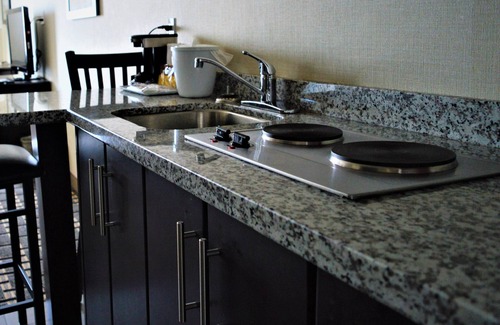 Melville Hotel | Sigma Inn & Suites Melville