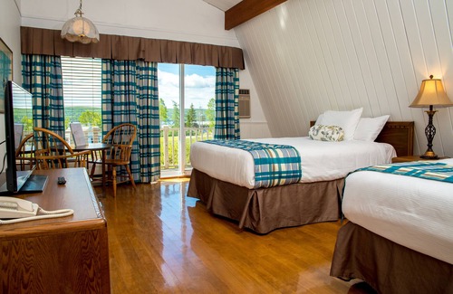 Baddeck Hotel | Silver Dart Lodge