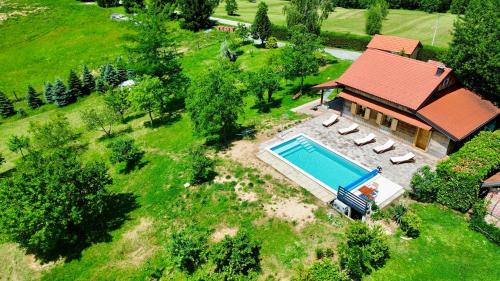 Cazma Villa | Silver Juglans Holiday Home