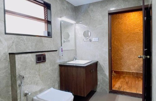 Vayittiri Hotel | SILVER OAK RESORT WAYANAD