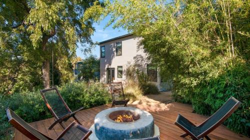 Silver Lake House | Silver Screen by AvantStay Luxe Backyard Escape