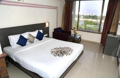 Ahmedabad Hotel | SilverCloud Hotel and Banquets