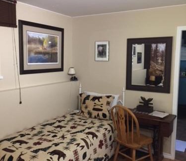 Smithers Bed & Breakfast | Silvern Lake Trail Bed and Breakfast