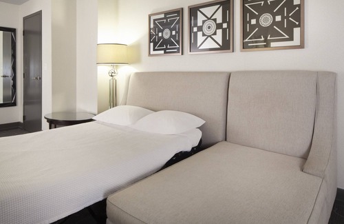 The Loop Hotel | Silversmith Hotel Chicago Downtown