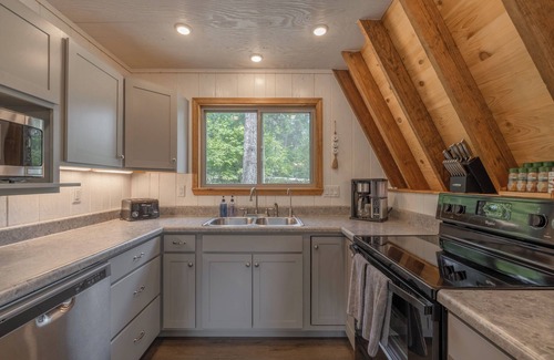 Wright City Ski Chalet | Silvretta Hideaway by Innsbrook Vacations!