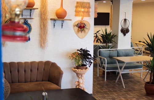 Cinarcik Hotel | Simirna Sahil Otel