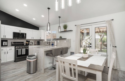 Pumpkin Center House | Simple Home for Work or Travel