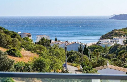 Salema Villa | Simply Salema: Villa Sol e Mar, Ocean Villa