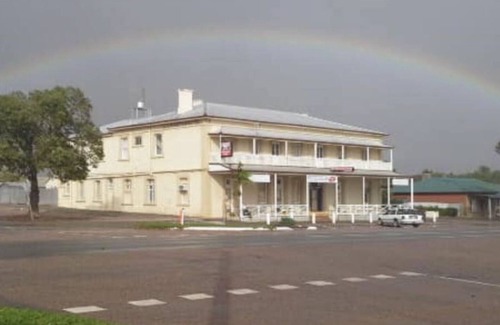 Wilmington House | Single, Couple and Family rooms available. Max 4 People in Family room.