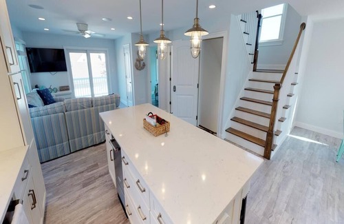 Ship Bottom House | Single family. Beach Badges. Private Yard. Hot Tub. Jacuzzi/Jet Tub. WIFI. Bay.