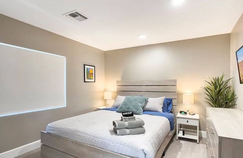 Pierson Place Historic District House | Single Story Uptown Living @ Central/Camelback Light Rail