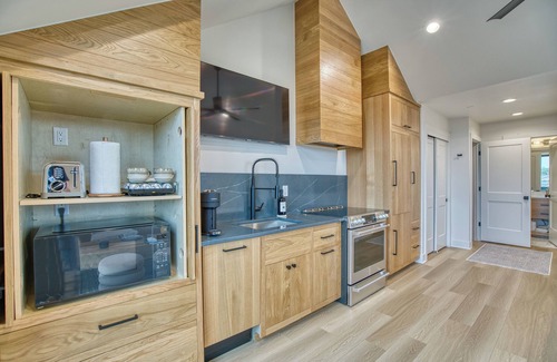 Superior Apartment | Single Tree Haven + Optional Rental Car Delivery