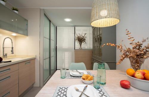Penya-roja Apartment | SingularStays Oceanografico II