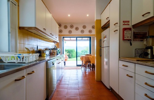 Varzea de Sintra Villa | Sintra M Country Villas-Stunning View, Garden&Pool, Playground and Barbecue.