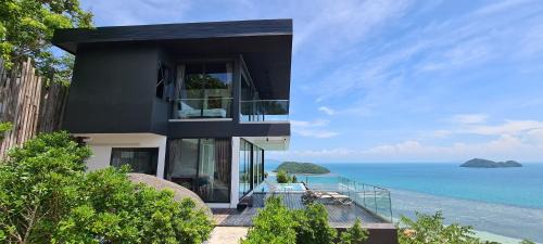 Haad Pleayleam Villa | Sis and Sea Villa